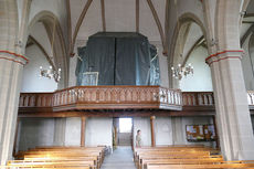 Räumung des Restinventars und der Kirchenbänke aus der Kirche (Foto: Karl-Franz Thiede)